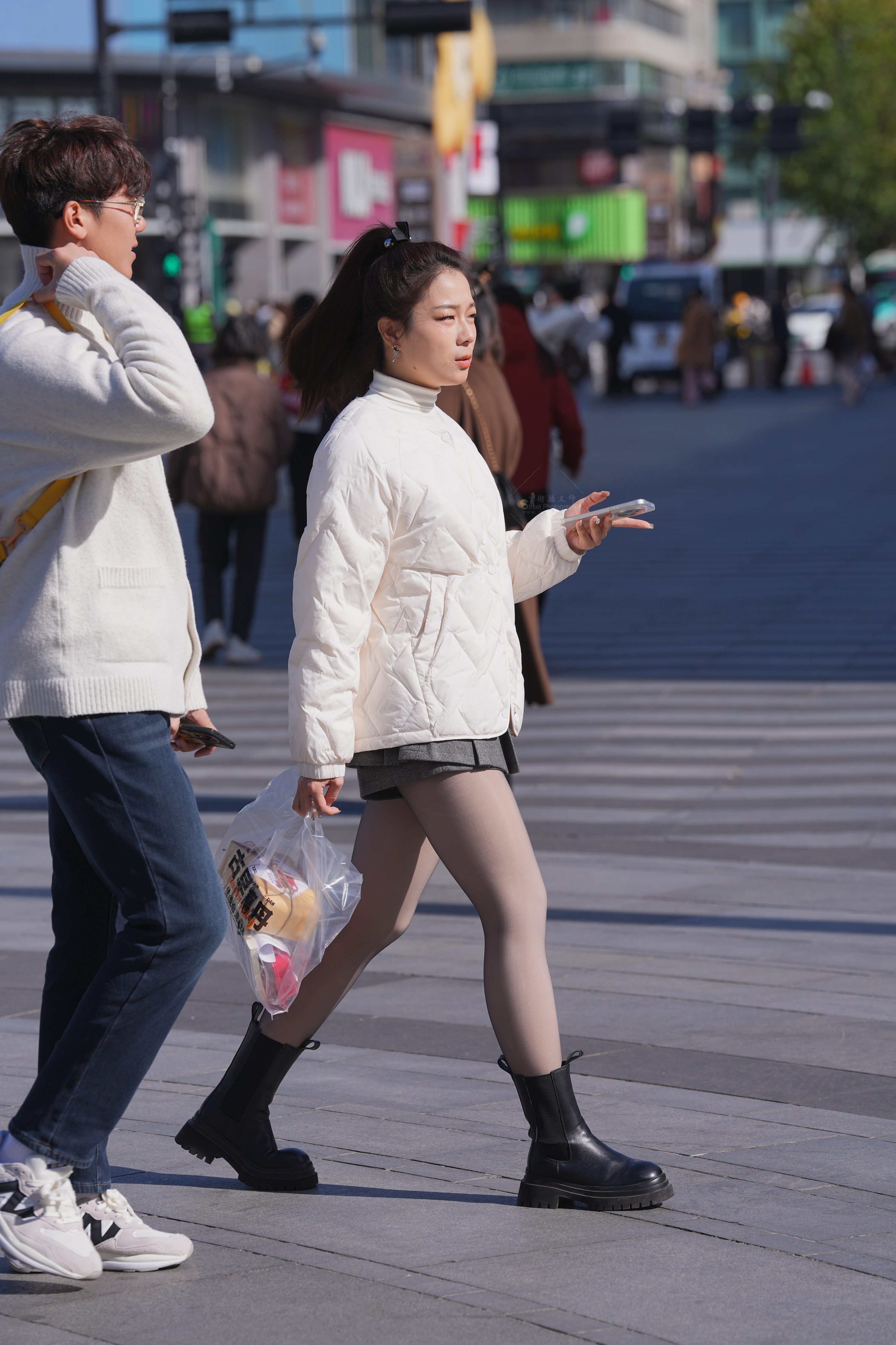 高清实拍｜靓女黑丝，户外实拍高清实拍