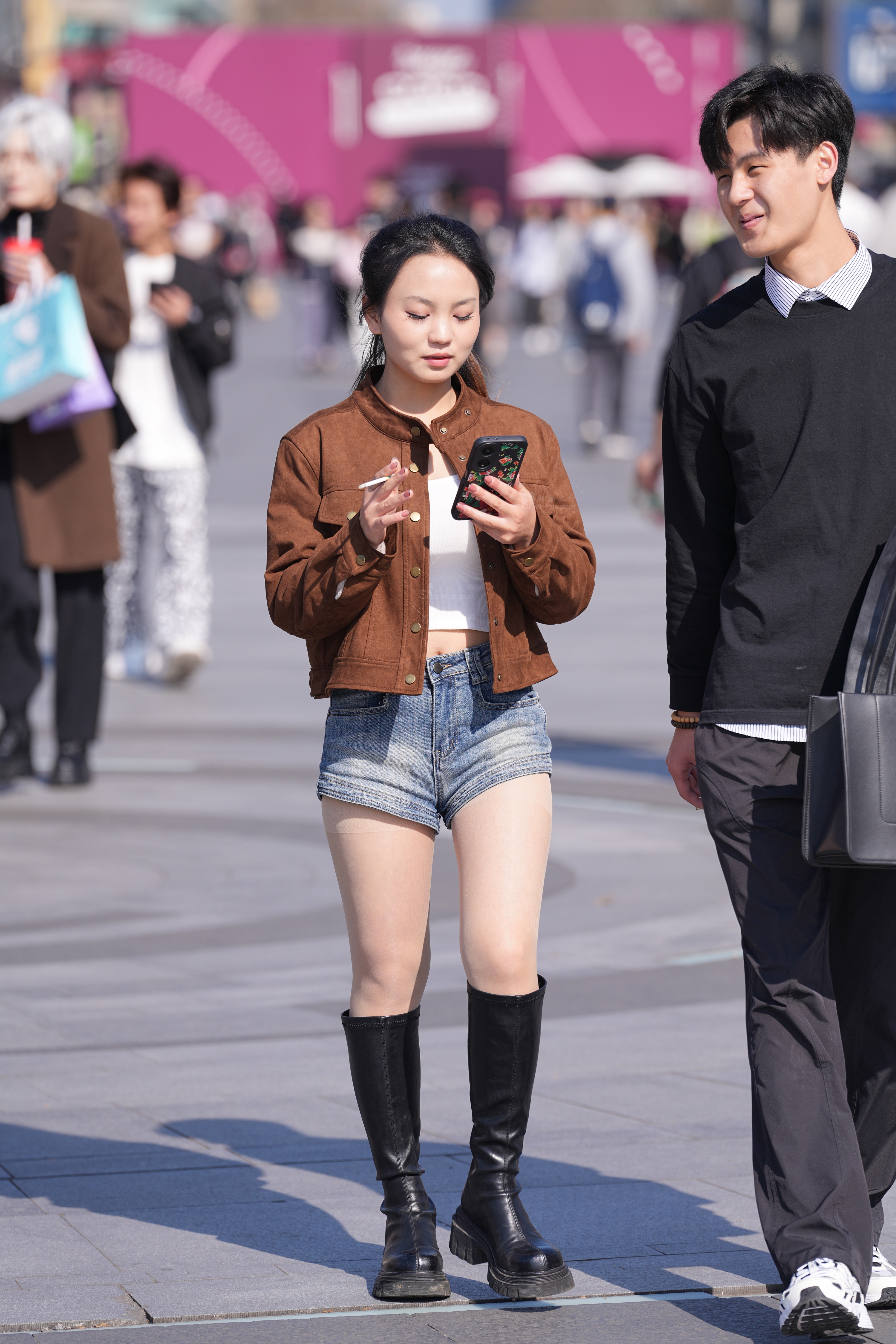 户外实拍实拍｜美腿特写，肉丝美腿，热裤，足控必看高清原图