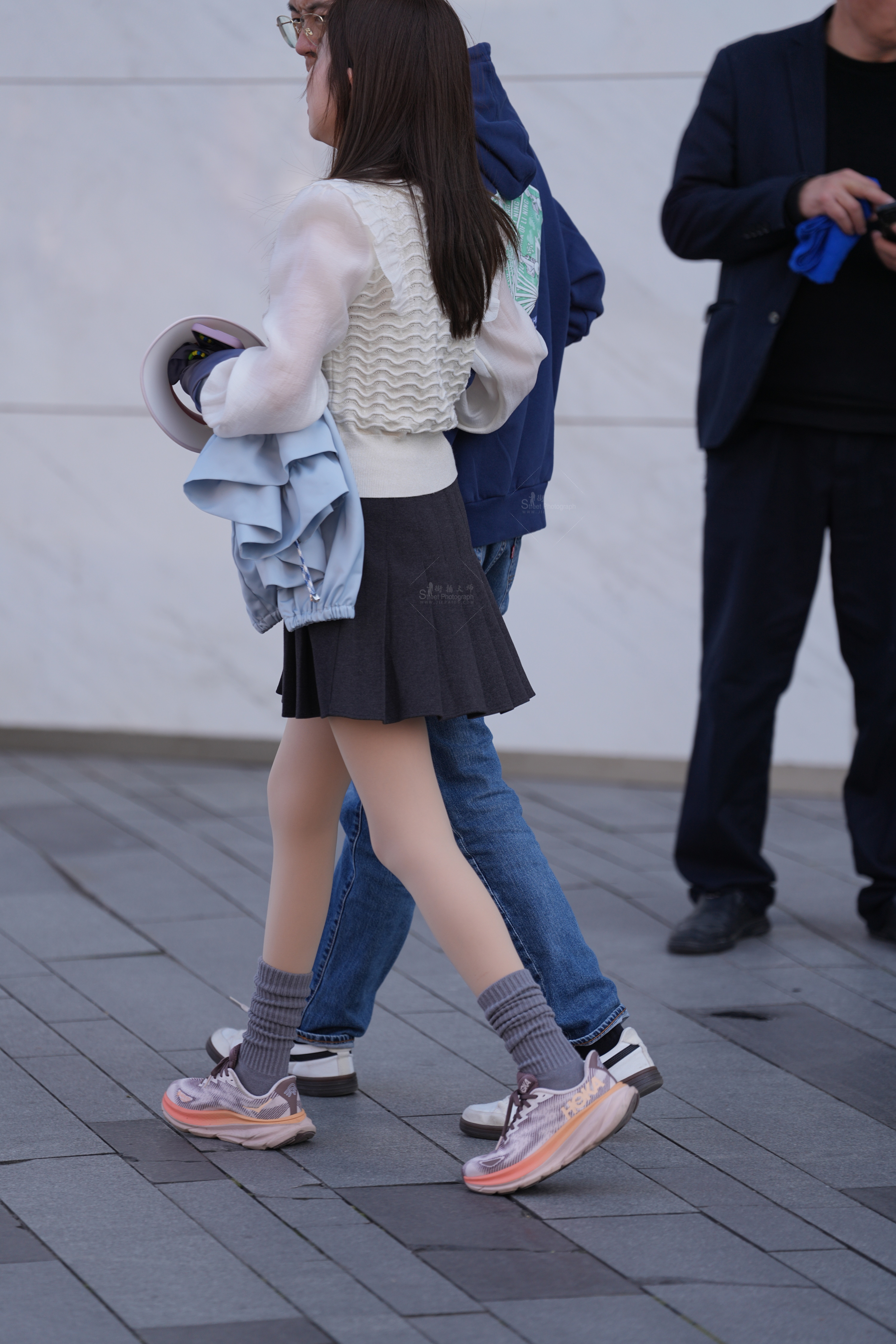 户外实拍女生，肉丝 时尚穿搭高清图集