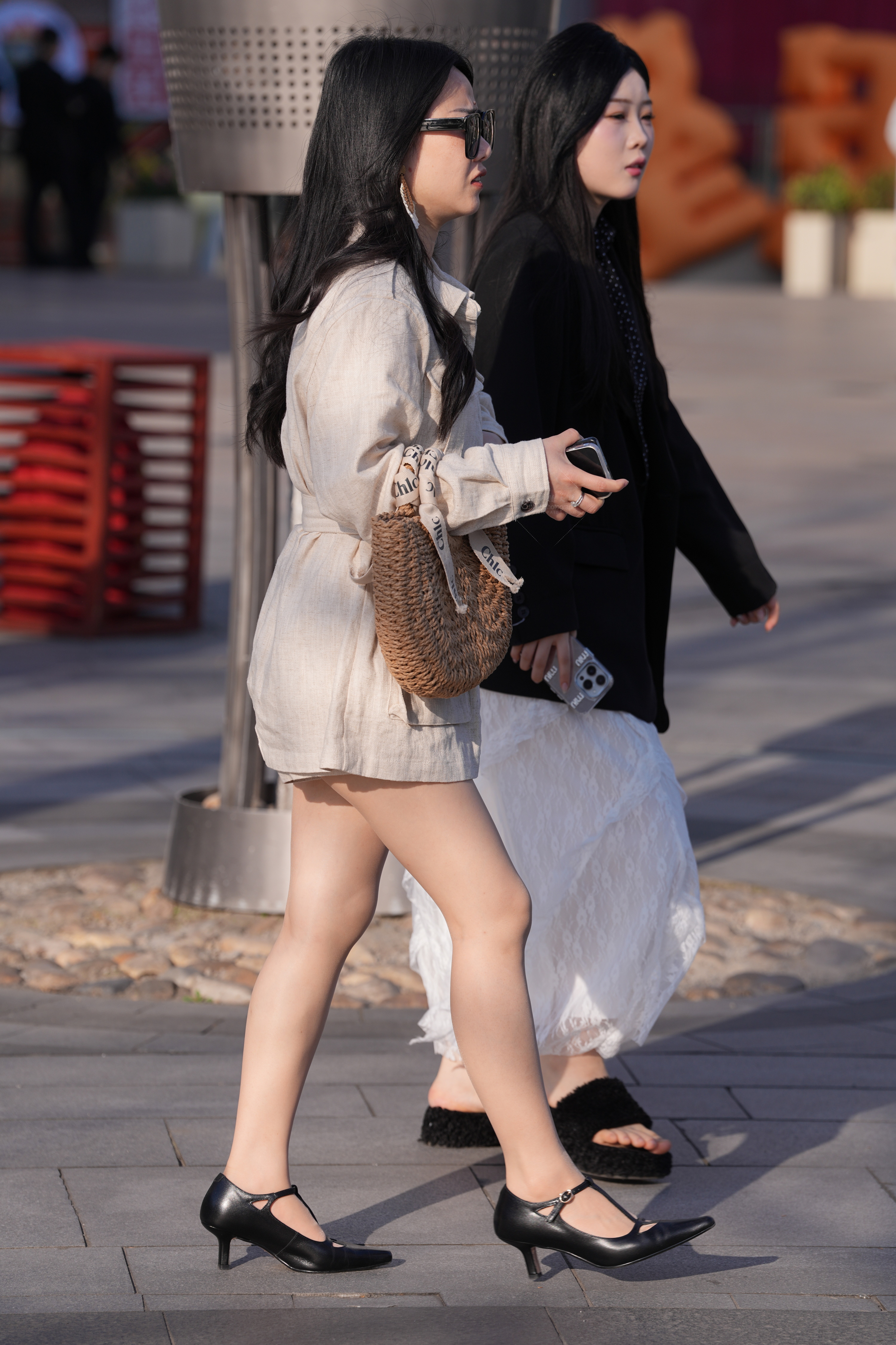 高清实拍：街拍女生，肉丝，丝袜诱惑画面真实