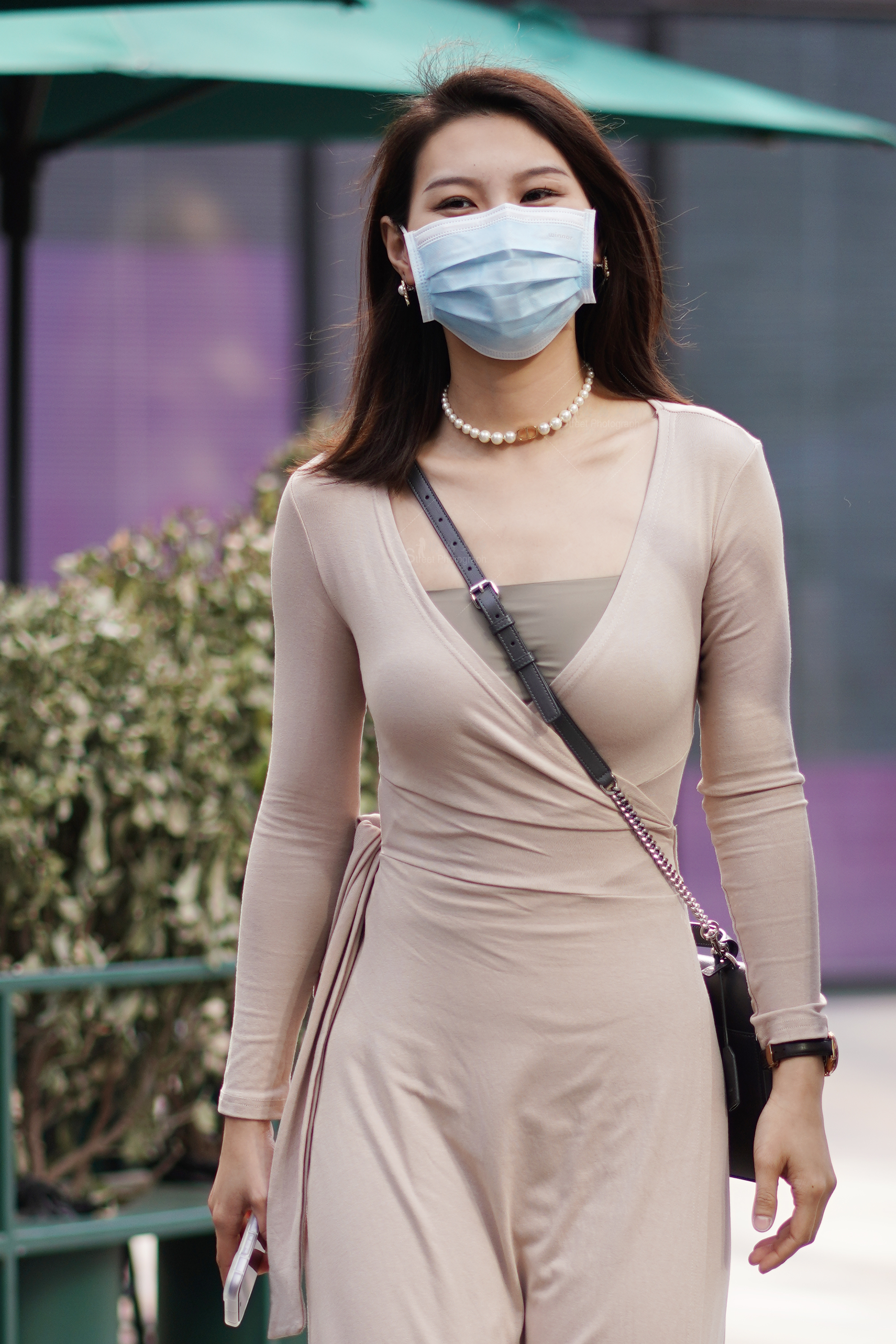 户外实拍户外女生，丝袜美腿试穿高跟 时尚穿搭高清图集