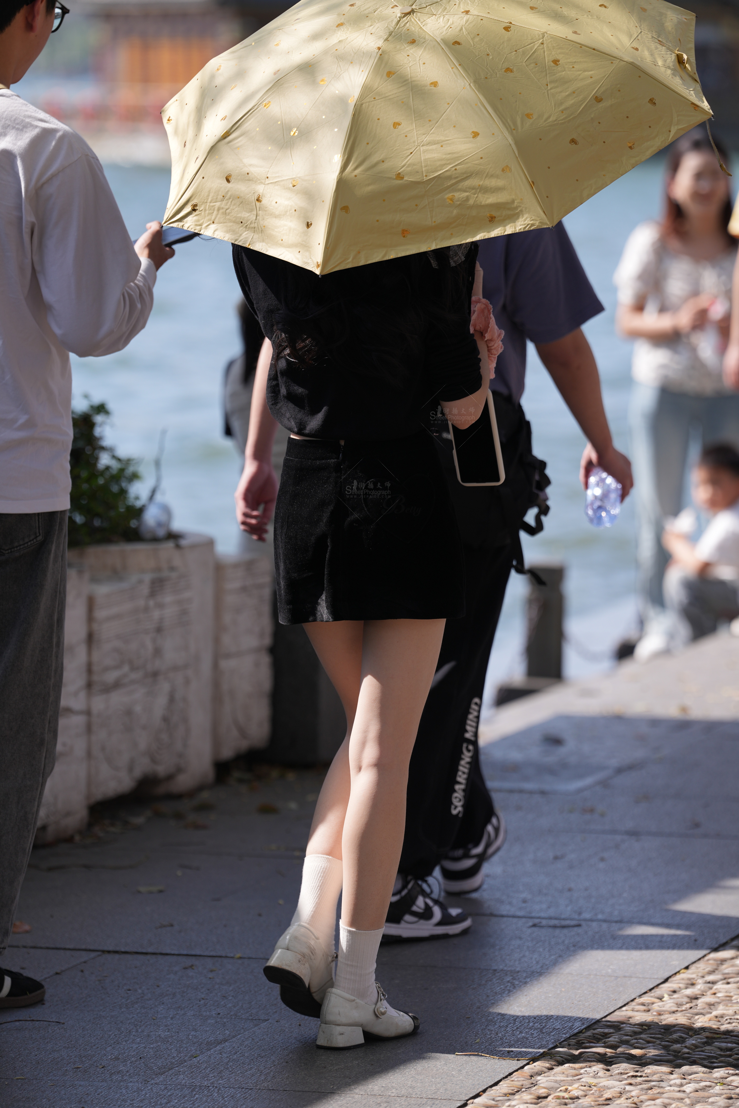 清纯！户外街拍女生，高清大图福利