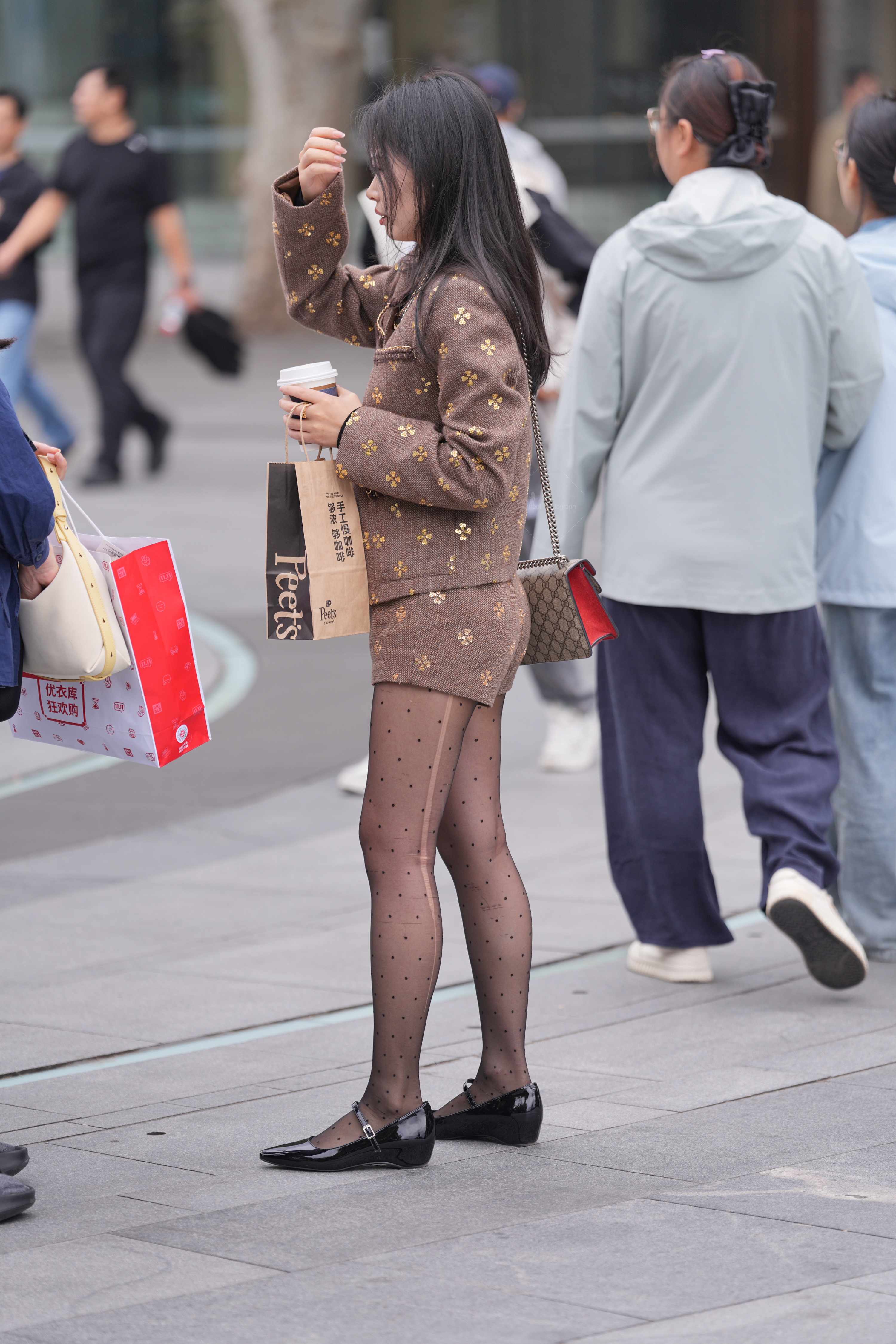 户外街拍街拍女生，黑丝，高清大图福利