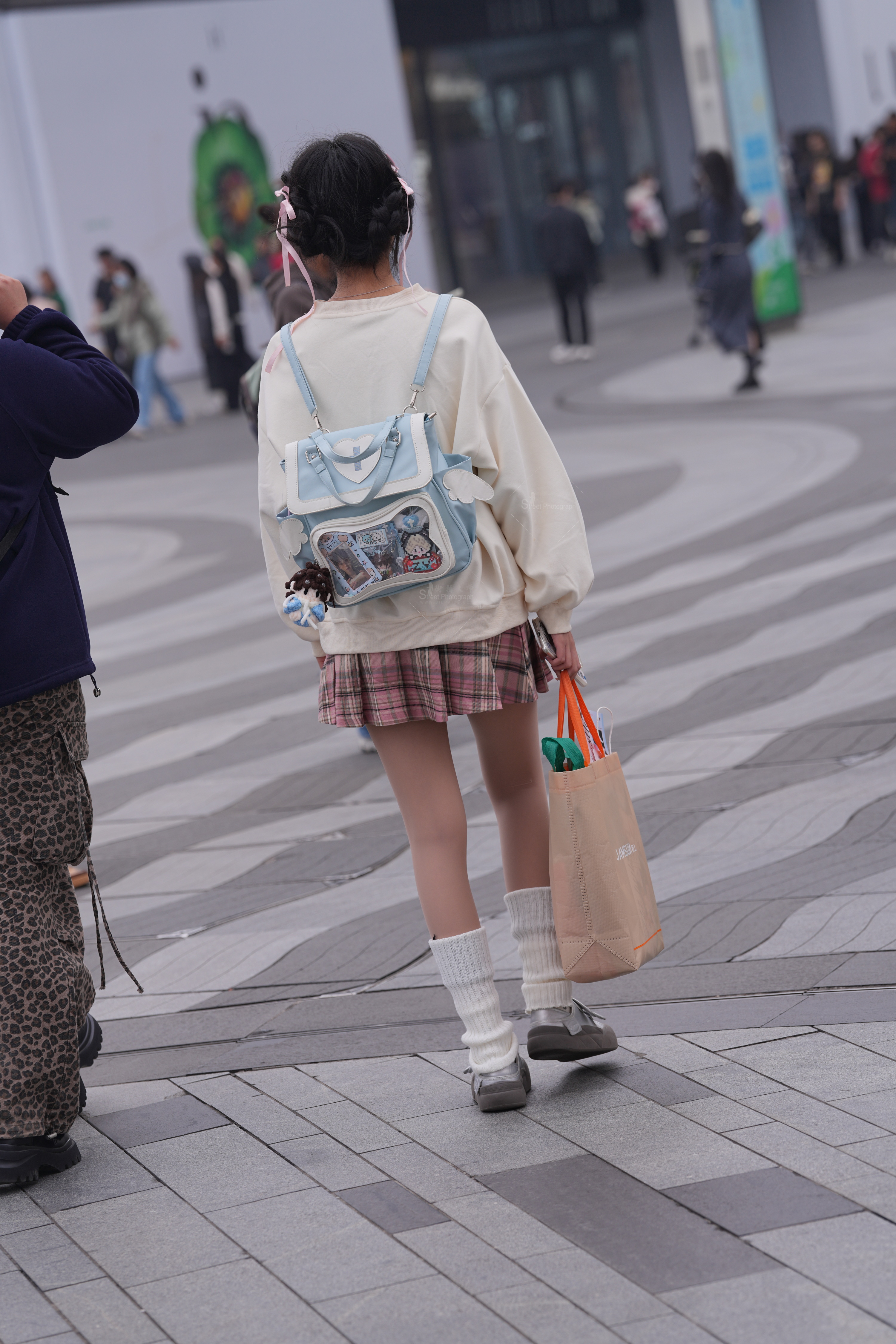 女生，肉丝美腿