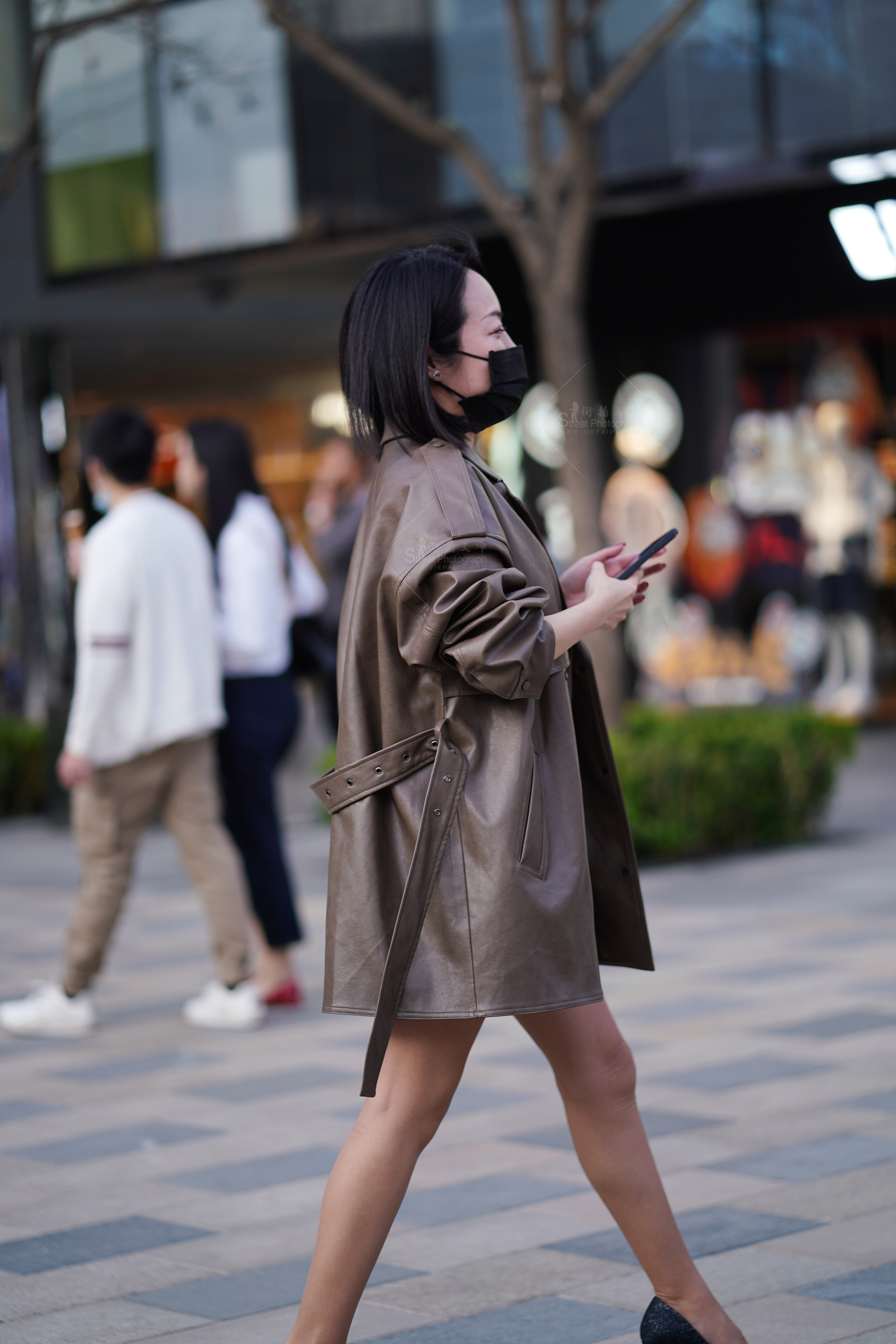 高清实拍：街拍女生脚蹬高跟鞋，顶级画面真实