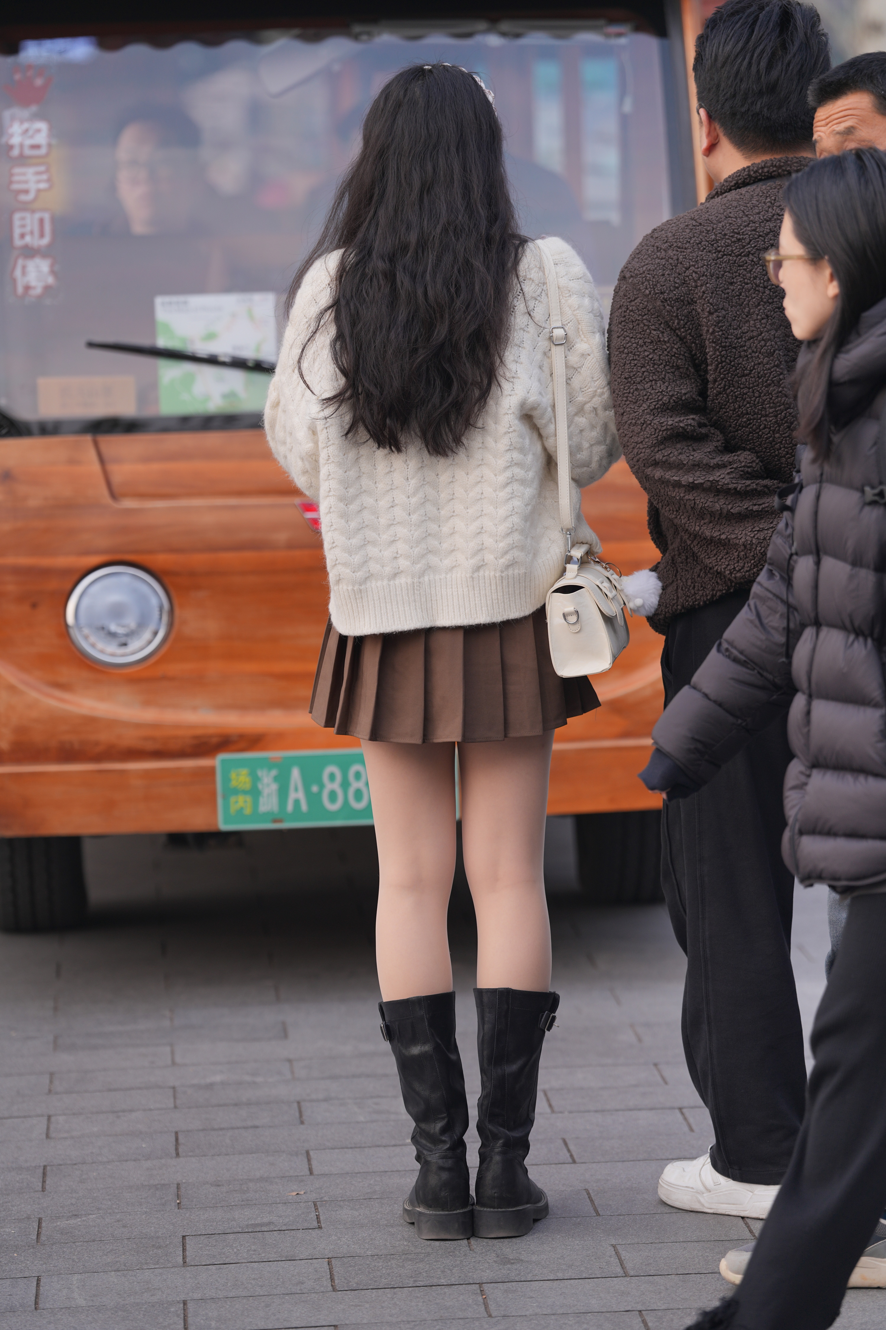 高清大图｜户外女生，肉丝，足控视角高清实拍