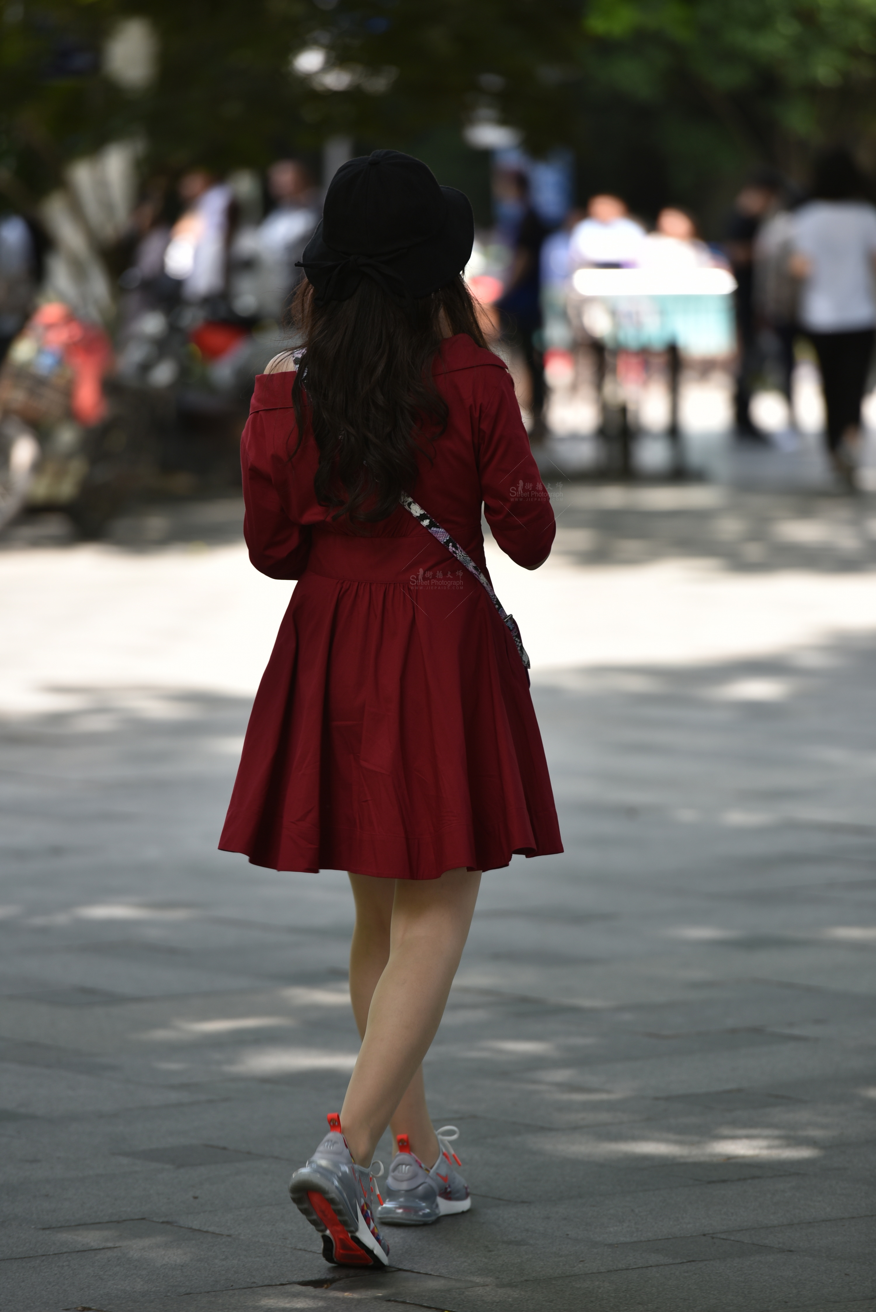 户外实拍女生，肉丝美腿 时尚穿搭高清图集