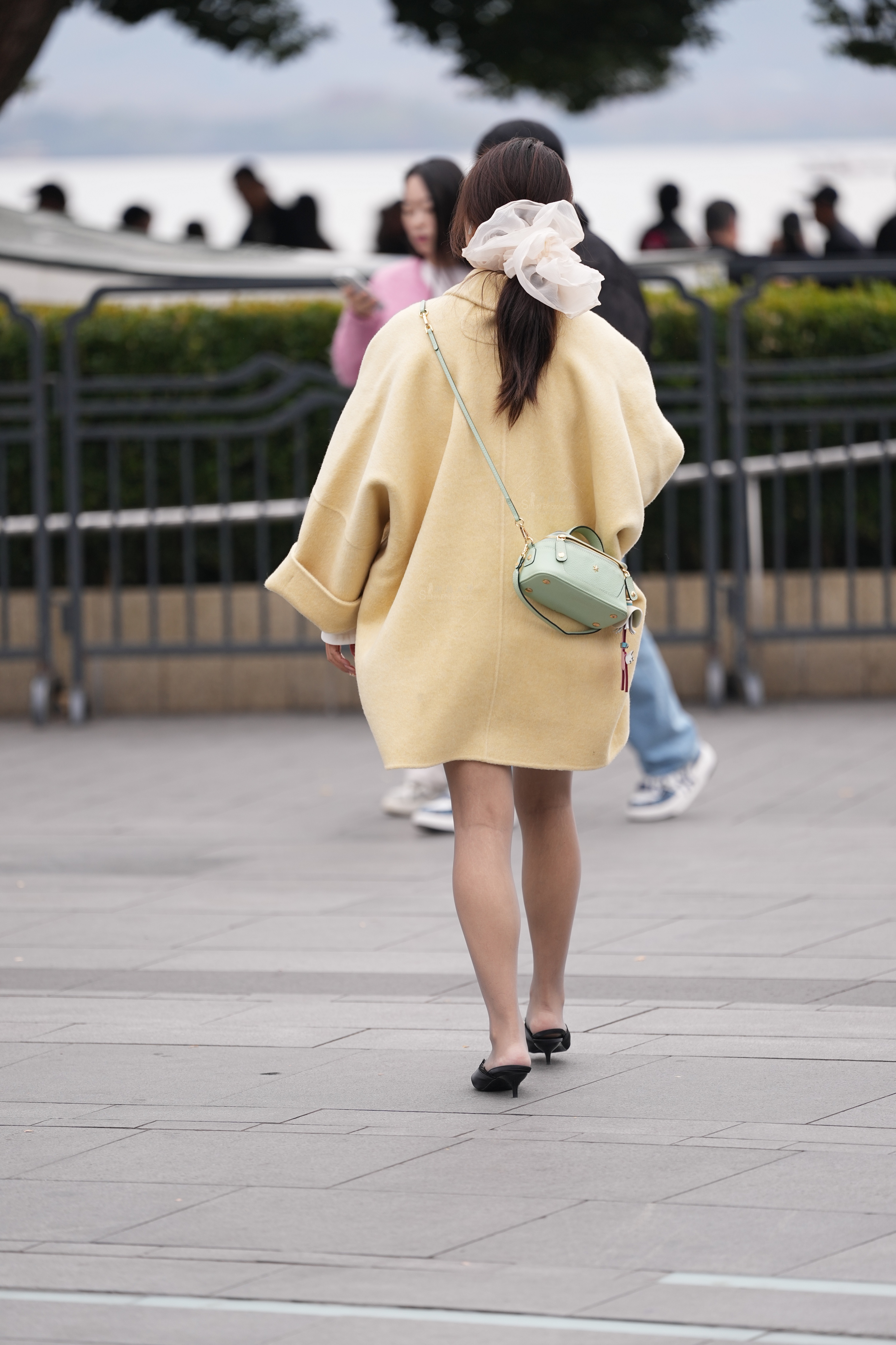 户外实拍女生，肉丝 时尚穿搭高清图集