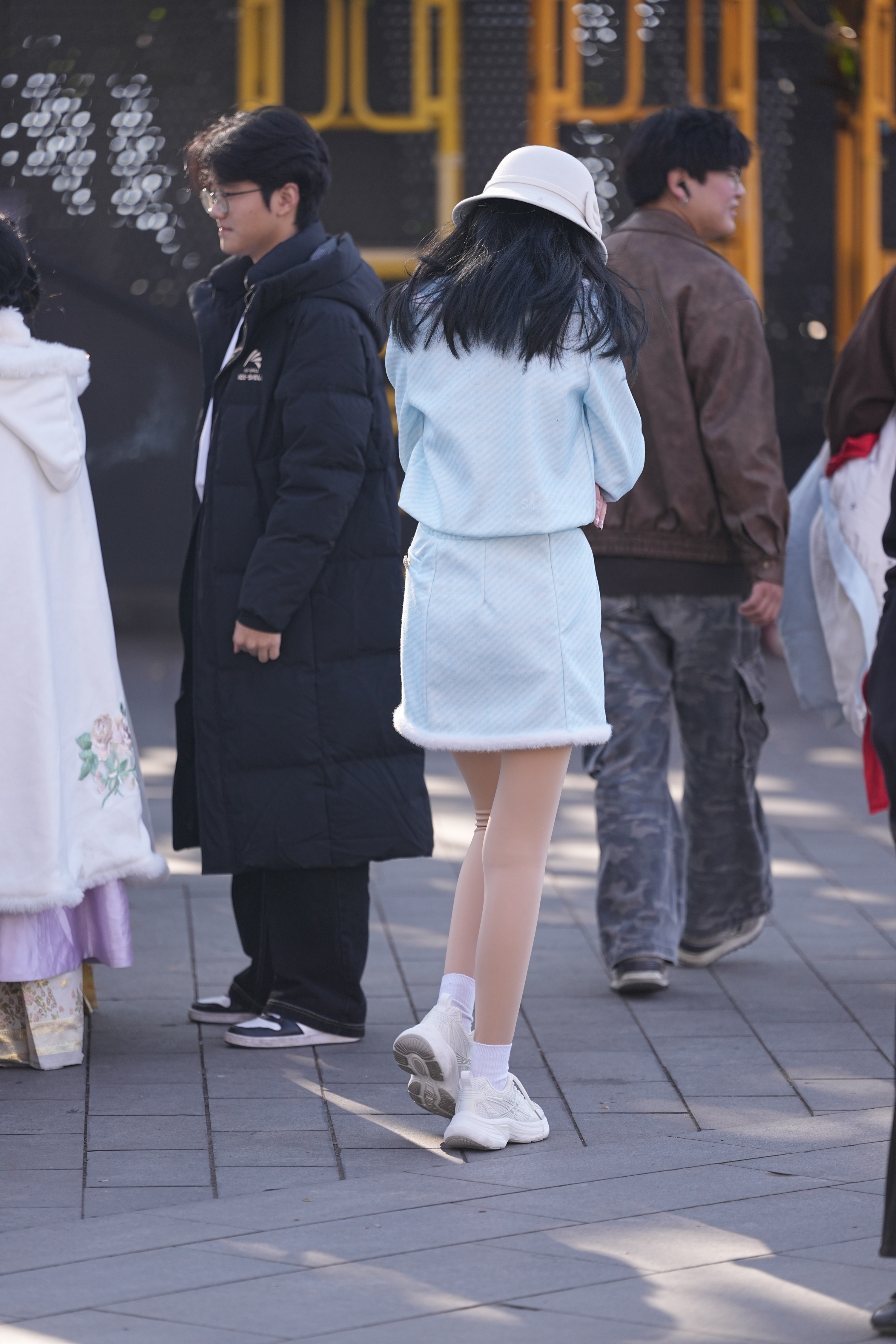 精选户外丝足美腿 · 定格户外女生美腿瞬间，高清实拍无水印
