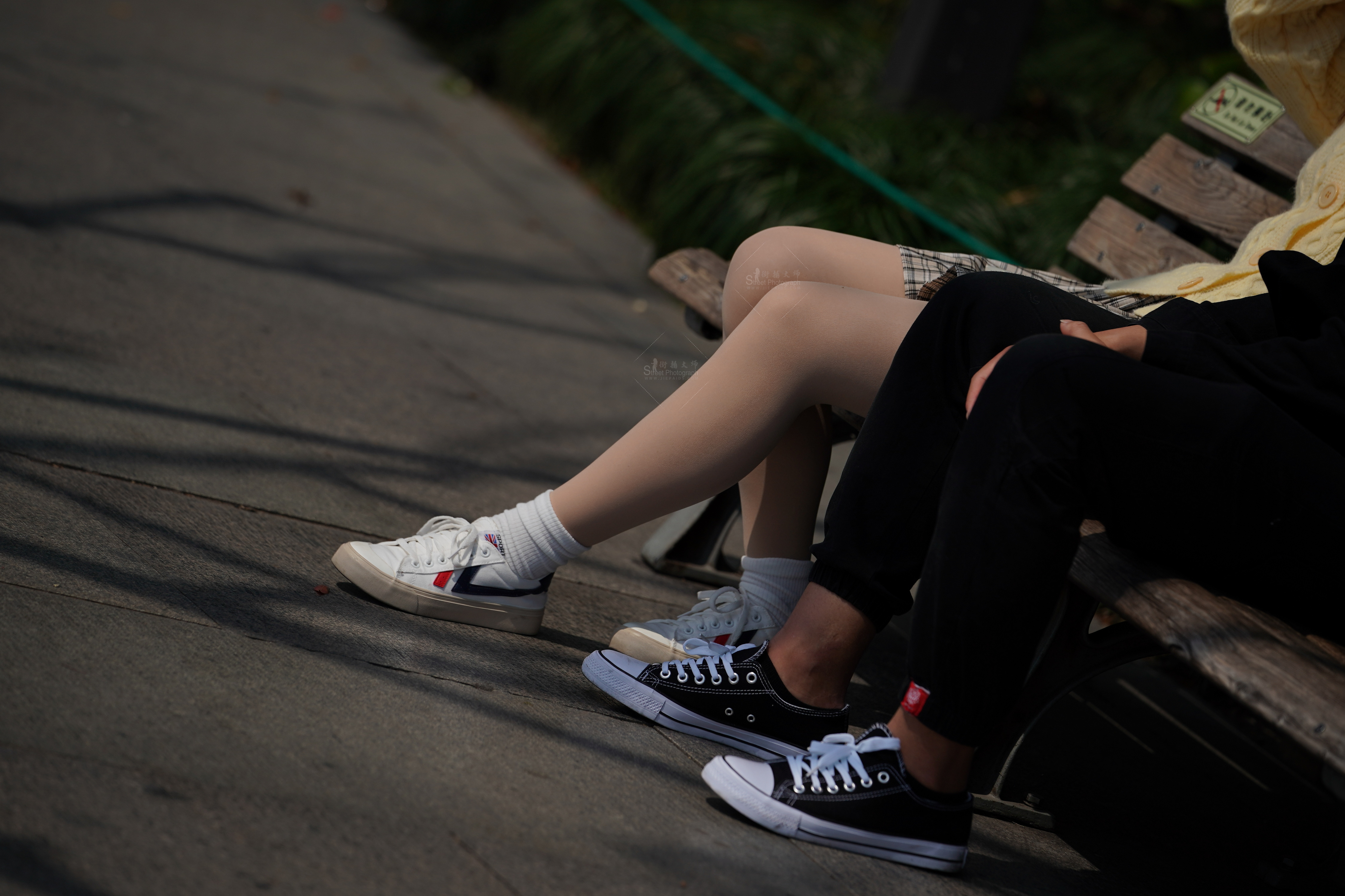 户外实拍女生，肉丝 时尚穿搭高清图集