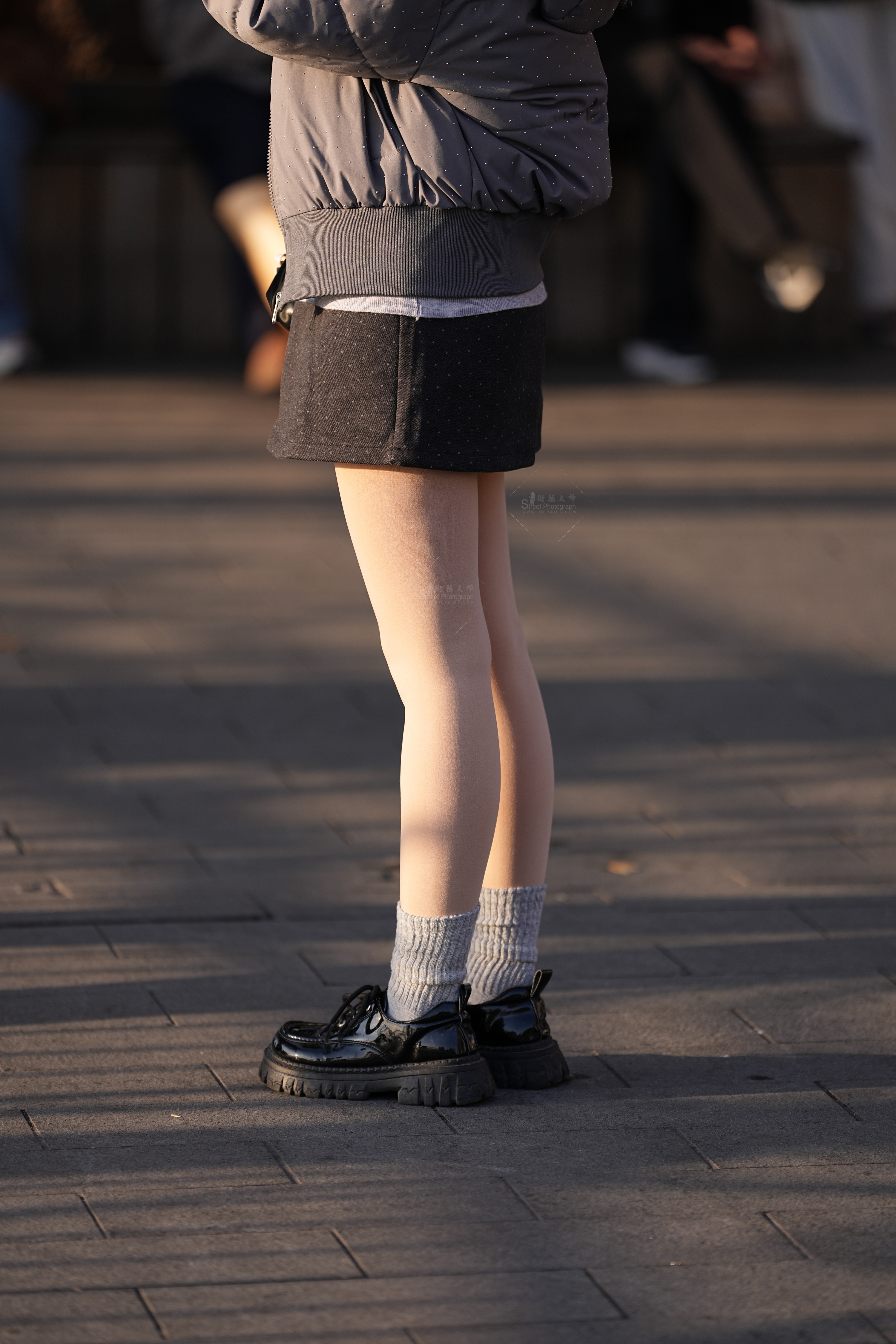 户外实拍女生，肉丝 时尚穿搭高清图集